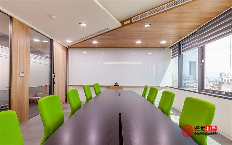 合肥1250平米辦公室裝修:打造高效與美學并重的現(xiàn)代辦公空間.jpg 合肥1250平米辦公室裝修:打造高效與美學并重的現(xiàn)代辦公空間.jpg